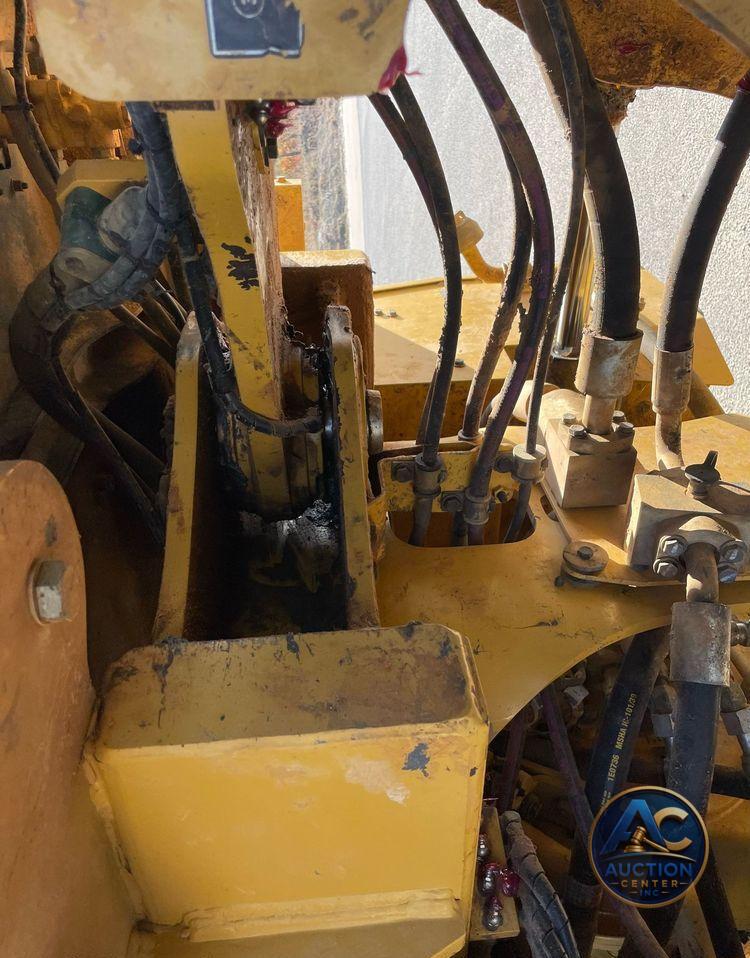 2017 Caterpillar 966M  wheel loader