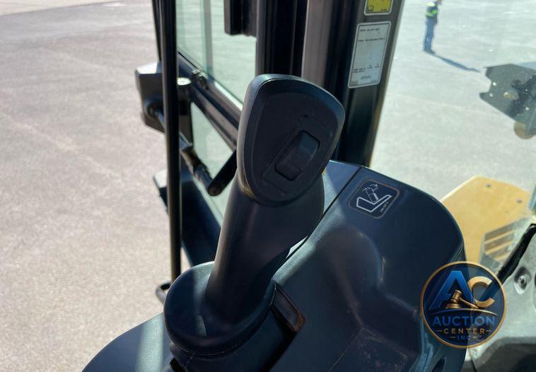 2017 Caterpillar 966M  wheel loader