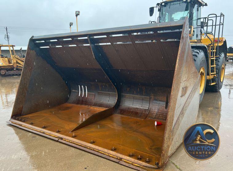 2020 John Deere 844L  wheel loader