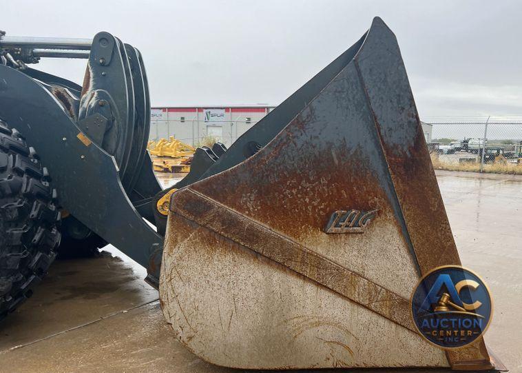 2020 John Deere 844L  wheel loader