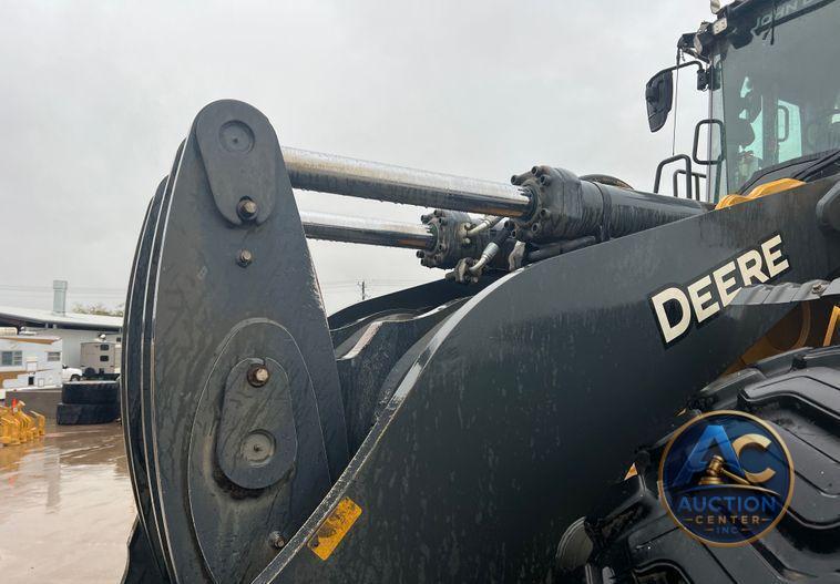 2020 John Deere 844L  wheel loader