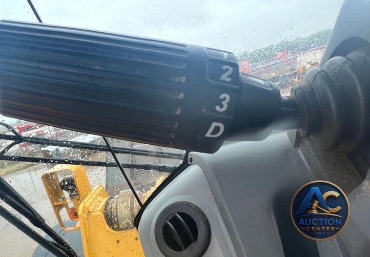 2020 John Deere 844L  wheel loader