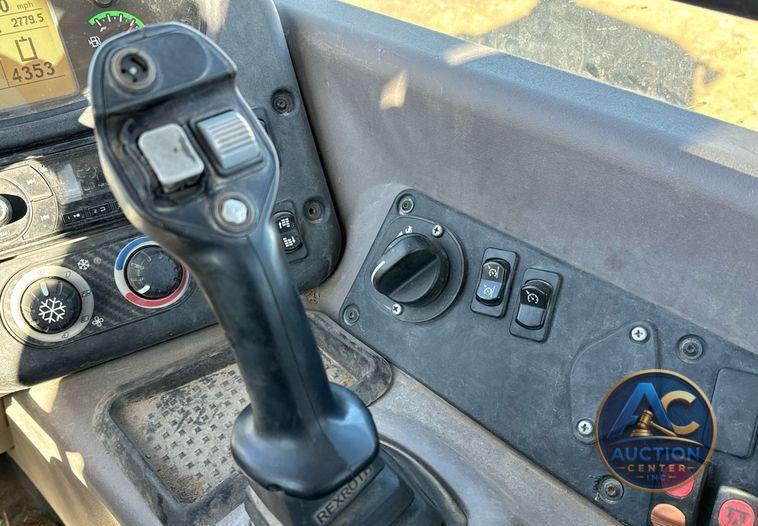 2016 Case 321F  wheel loader