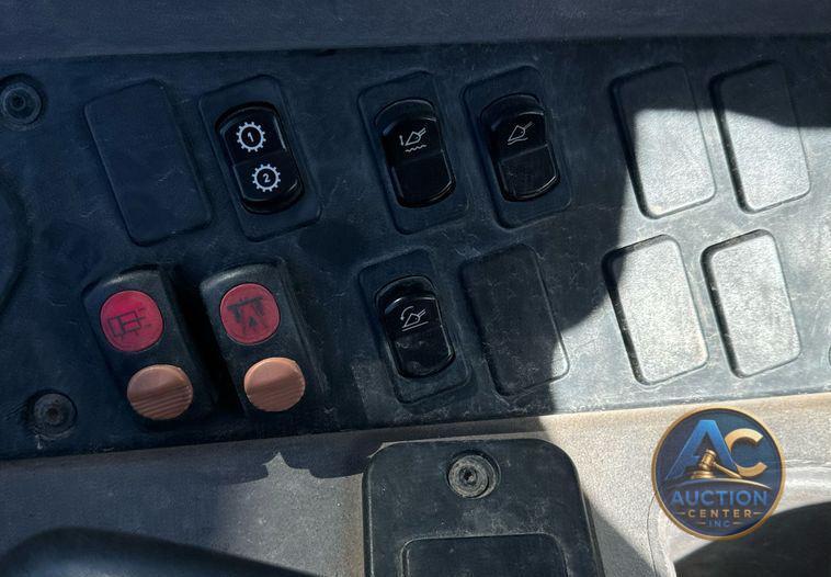 2016 Case 321F  wheel loader