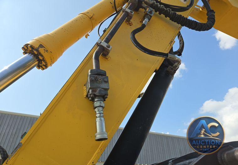 2013 Komatsu PC240LC-10 excavator