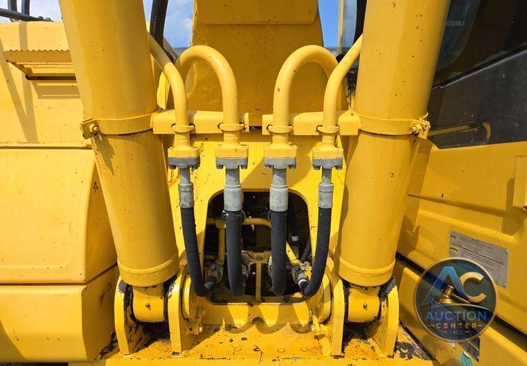 2013 Komatsu PC240LC-10 excavator