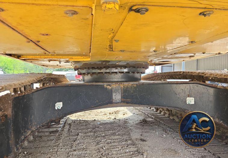2013 Komatsu PC240LC-10 excavator