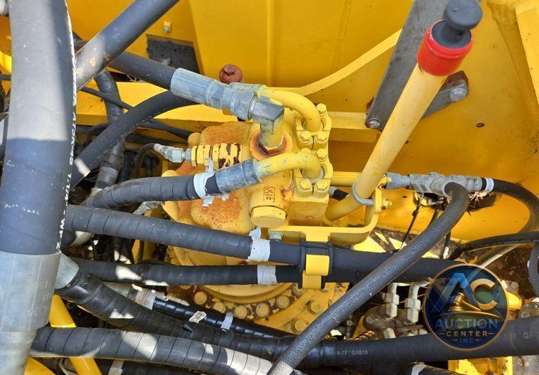 2013 Komatsu PC240LC-10 excavator