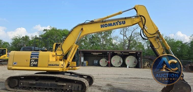 2013 Komatsu PC240LC-10 excavator