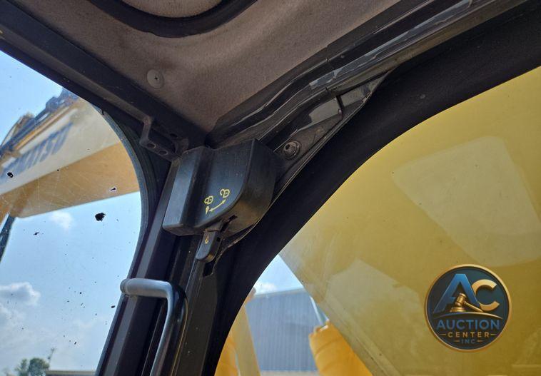 2013 Komatsu PC240LC-10 excavator