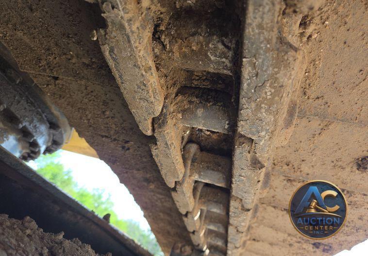 2013 Komatsu PC240LC-10 excavator