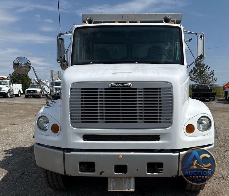 2003 Freightliner FL112 dump truck