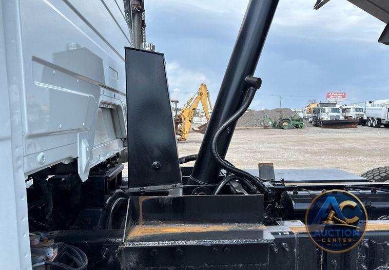 2003 Freightliner FL112 dump truck