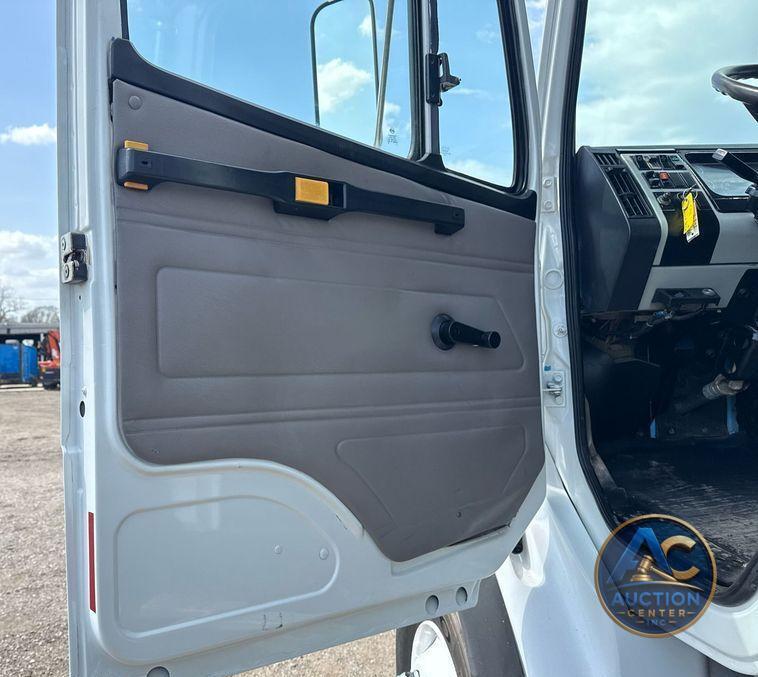 2003 Freightliner FL112 dump truck