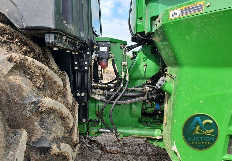 2019 John Deere 9520R Scraper Special 4WD tractor