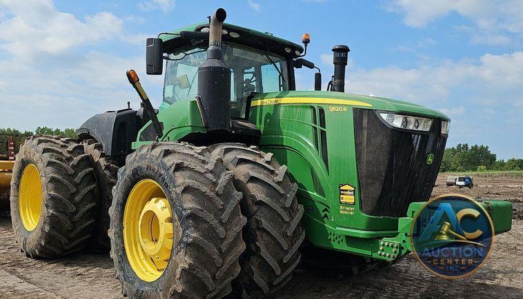 2019 John Deere 9520R Scraper Special 4WD tractor