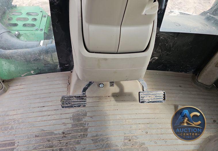 2019 John Deere 9520R Scraper Special 4WD tractor