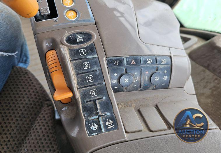 2019 John Deere 9520R Scraper Special 4WD tractor