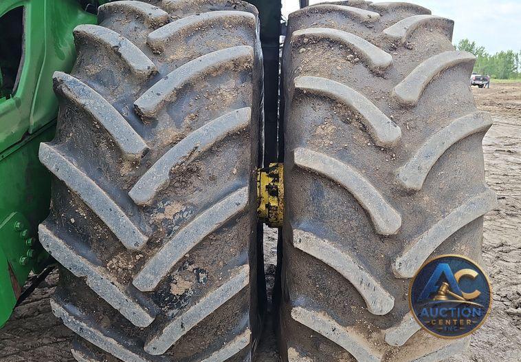 2019 John Deere 9520R Scraper Special 4WD tractor