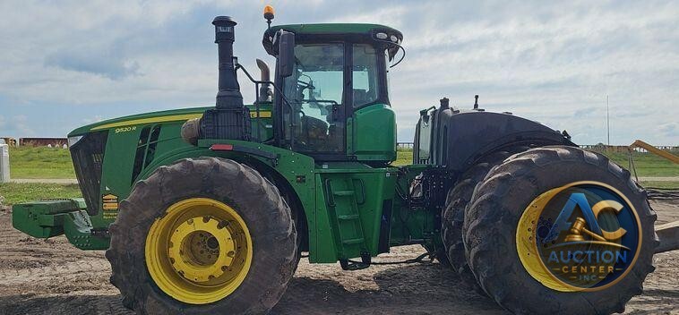 2019 John Deere 9520R Scraper Special 4WD tractor