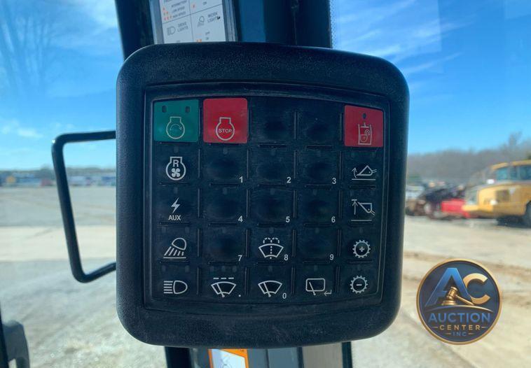 2015 John Deere 755K track loader