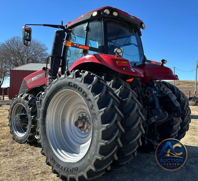 2017 Case IH Magnum 250 MFWD tractor