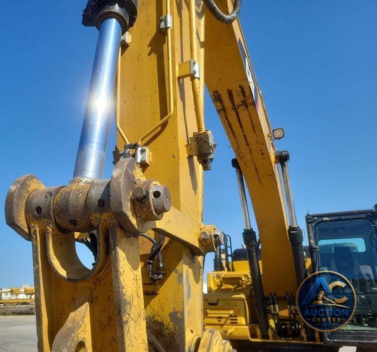 2019 Caterpillar  326F L excavator