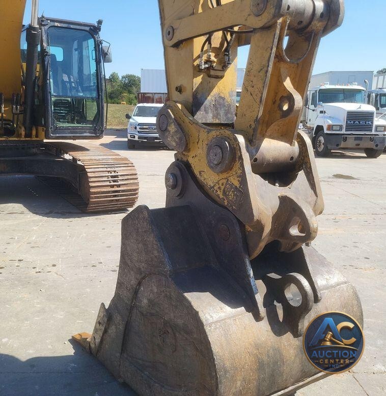 2019 Caterpillar  326F L excavator