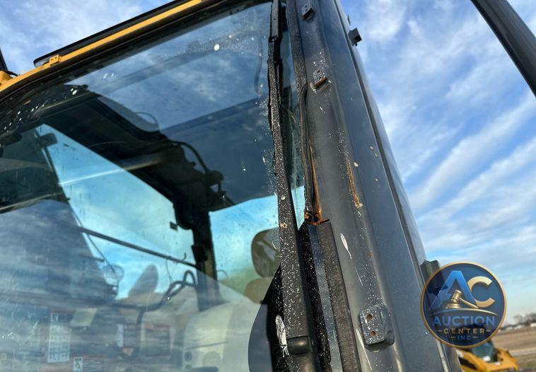 2013 John Deere 245G LC excavator