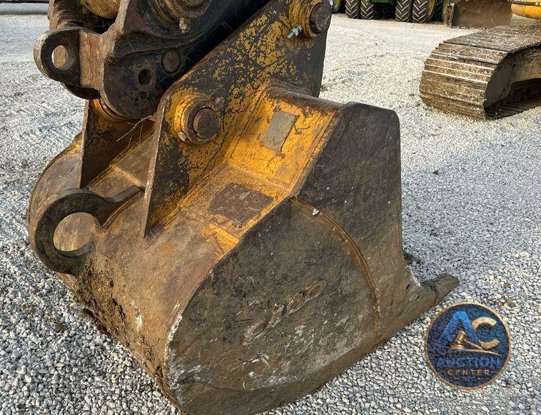 2013 John Deere 245G LC excavator