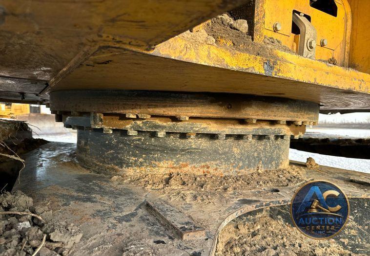 2013 John Deere 245G LC excavator