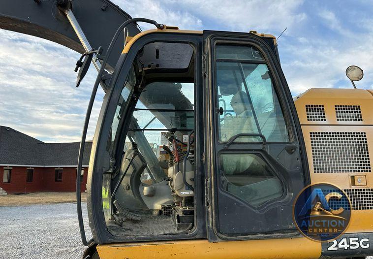 2013 John Deere 245G LC excavator