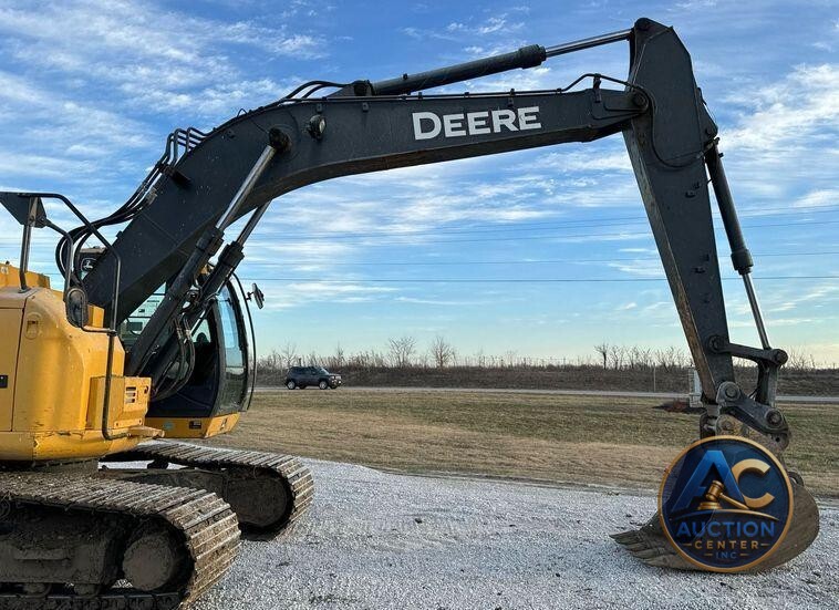 2013 John Deere 245G LC excavator