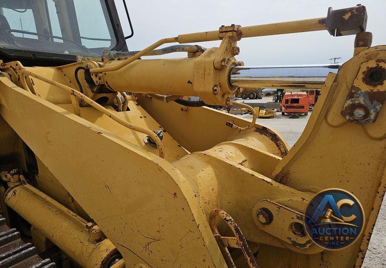 2002 Caterpillar  963C LGP track loader