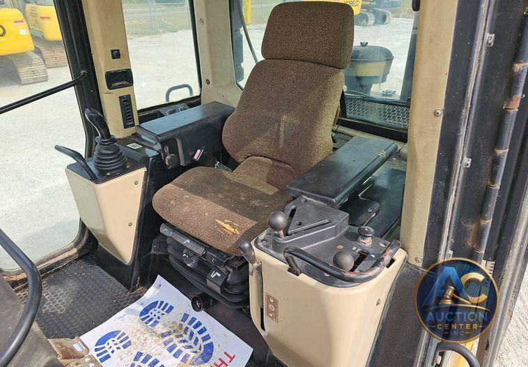 2002 Caterpillar  963C LGP track loader