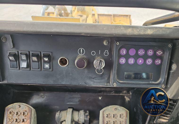 2002 Caterpillar  963C LGP track loader