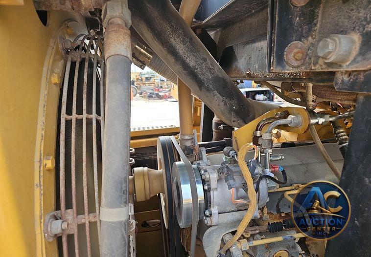 2002 Caterpillar  963C LGP track loader