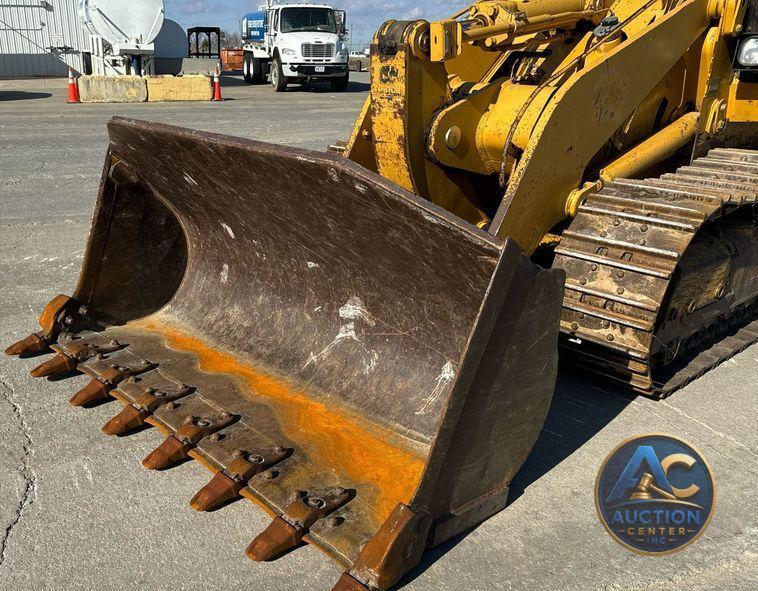2005 Caterpillar 953C track loader