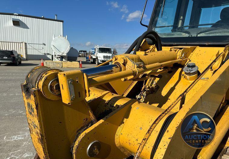 2005 Caterpillar 953C track loader