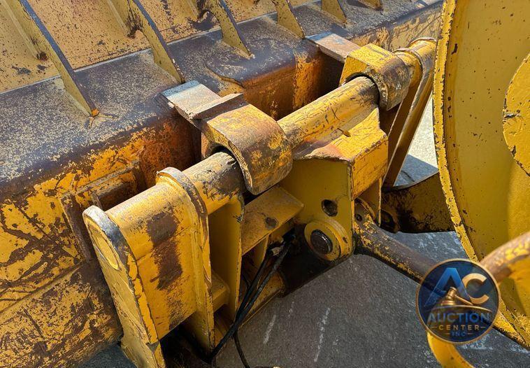 2005 Caterpillar 953C track loader