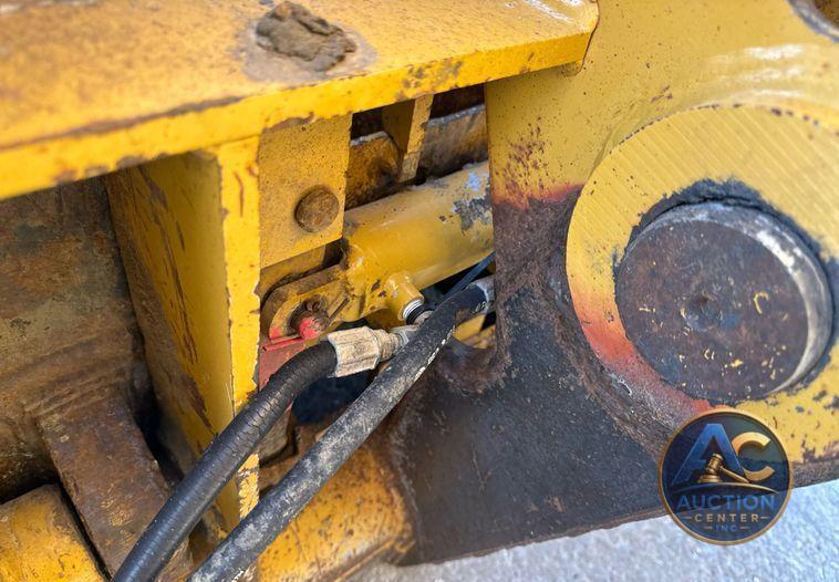2005 Caterpillar 953C track loader