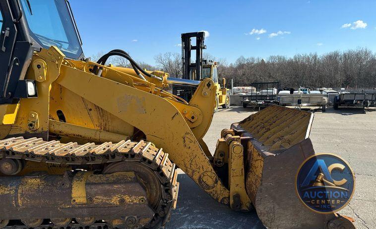 2005 Caterpillar 953C track loader