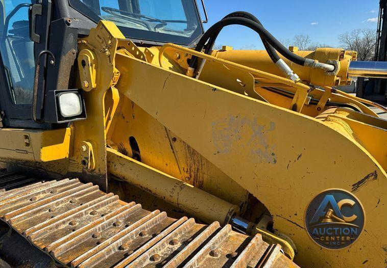2005 Caterpillar 953C track loader