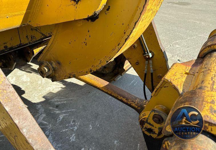 2005 Caterpillar 953C track loader