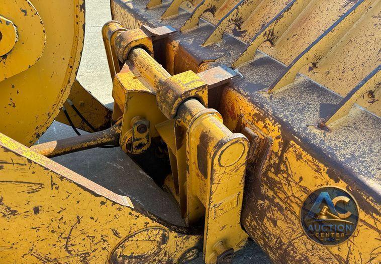 2005 Caterpillar 953C track loader