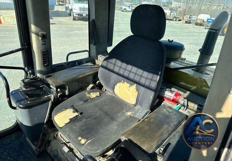 2005 Caterpillar 953C track loader