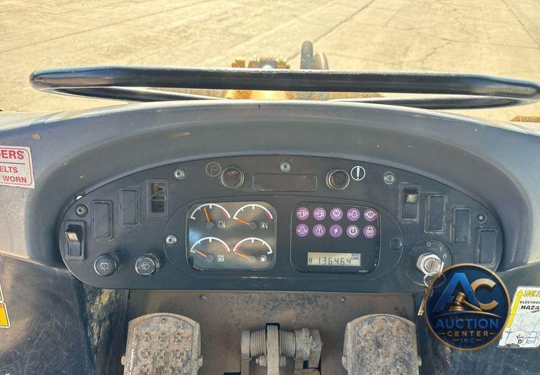 2005 Caterpillar 953C track loader