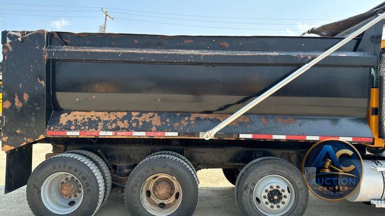 2006 Kenworth T800 dump truck