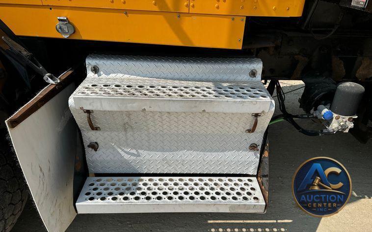 2006 Kenworth T800 dump truck