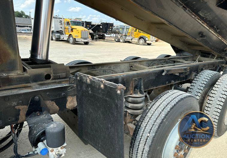 2006 Kenworth T800 dump truck